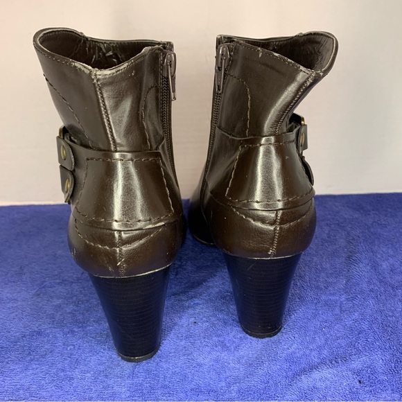 STUDIO WORKS BOLERO - BLACK SIDE BUCKLE HIGH HEEL ZIP-UP ANKLE BOOTS SIZE 9M 9M - Picture 4 of 7